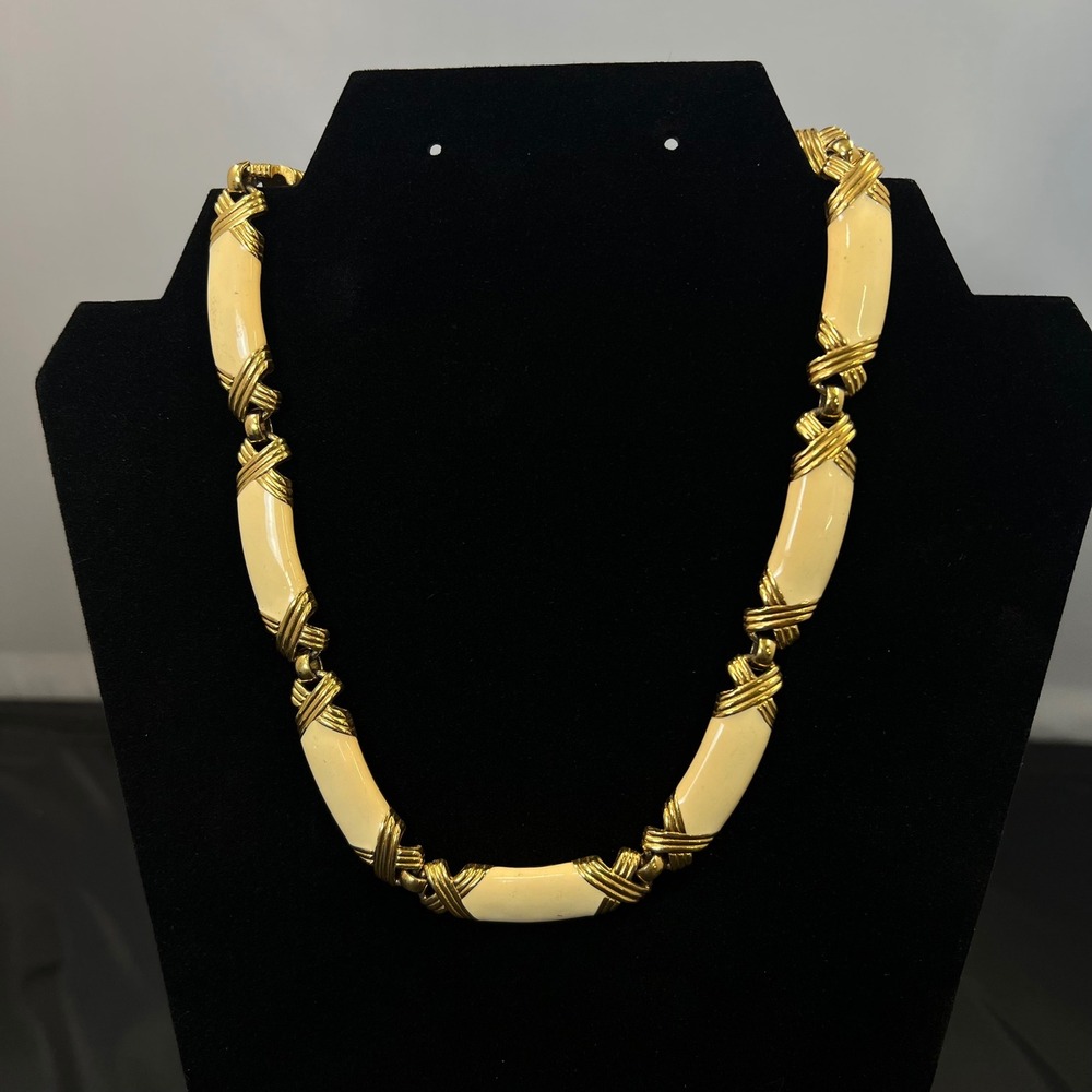 VTG Monet Gold Tone Cream Enamel Ribbed X Link Choker Collar Necklace 16" Glam
